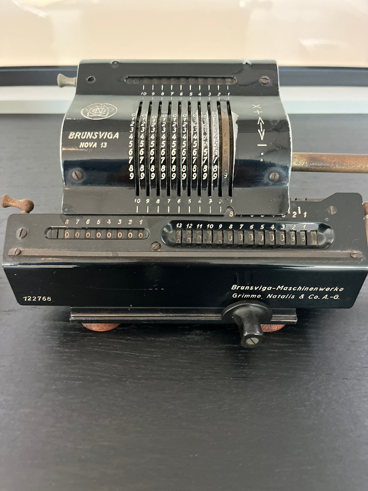 Magnifique Calculatrice d’époque, Enlèvement