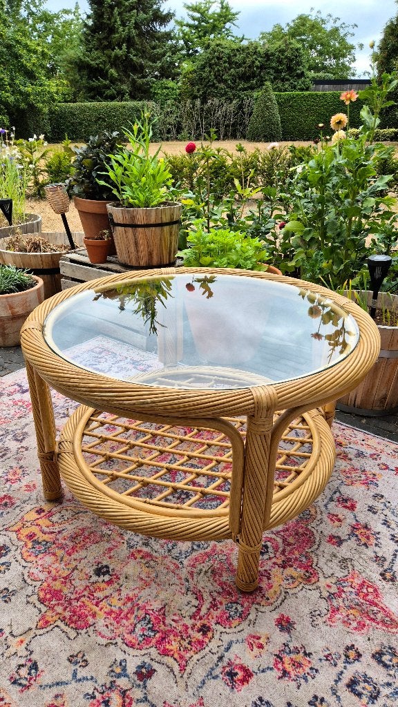 Vintage ronde rotan salontafel met glasplaat, Huis en Inrichting, Ophalen, Gebruikt, Rond, 50 tot 100 cm