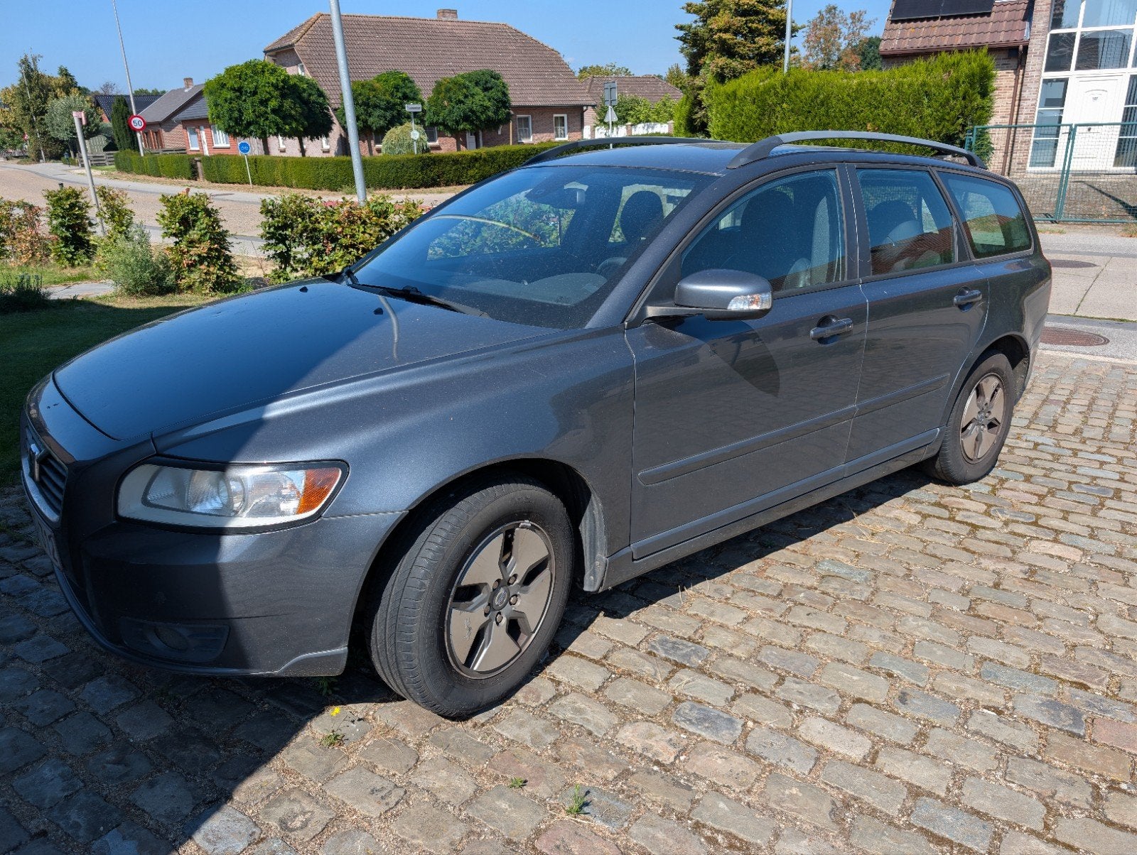 Volvo v50 1.6d summum, Autos, Volvo, Cuir, Argent ou Gris, Achat, Noir