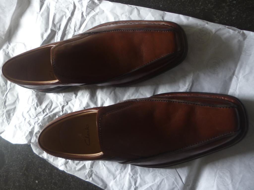 Bruine lederen (instap) herenschoenen Clarks maat 42,5, Neuf, Enlèvement ou Envoi, Clarks, Brun