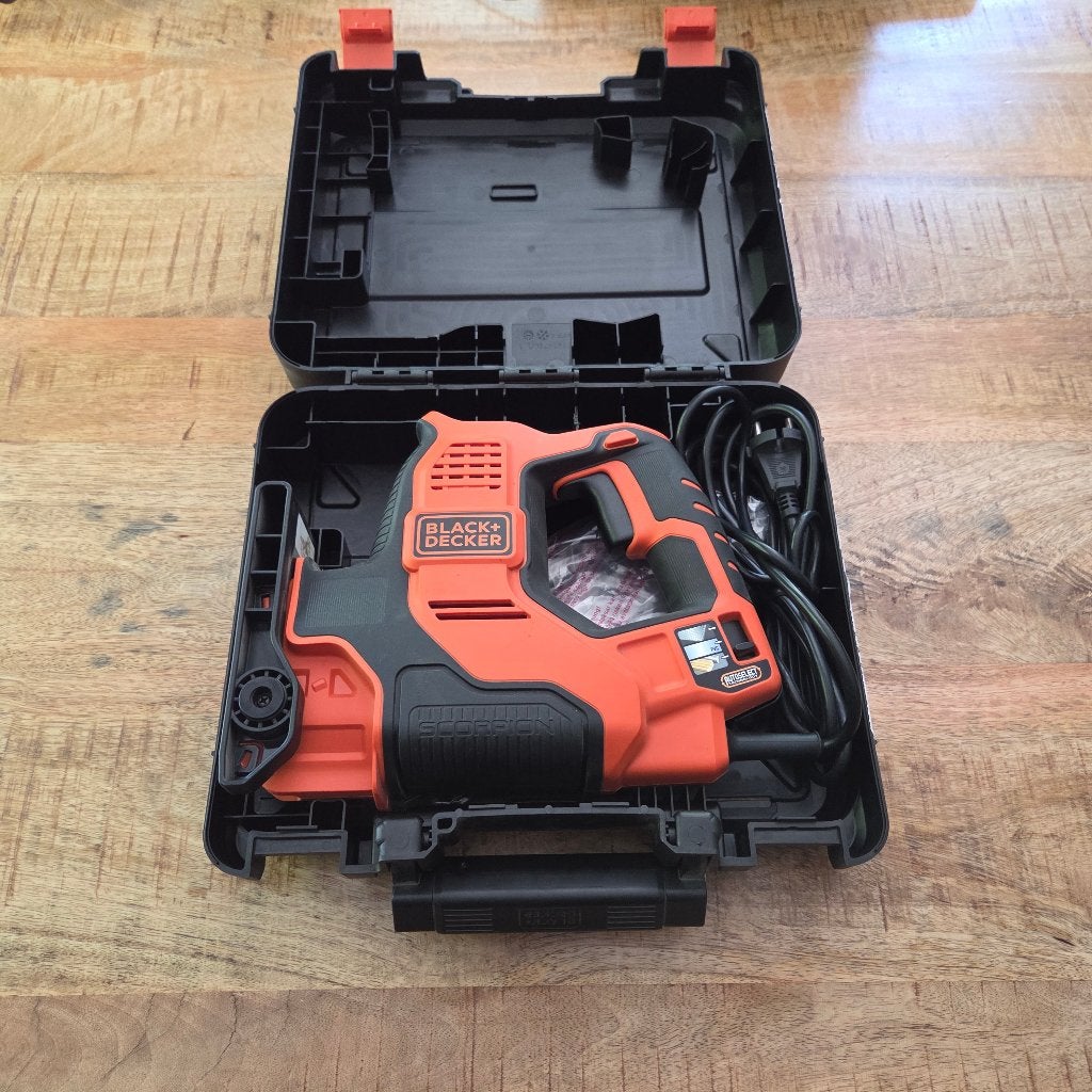 Scie Scorpio Black & Decker, Bricolage & Construction, Neuf, Moins de 600 watts, Enlèvement ou Envoi, 30 à 70 mm