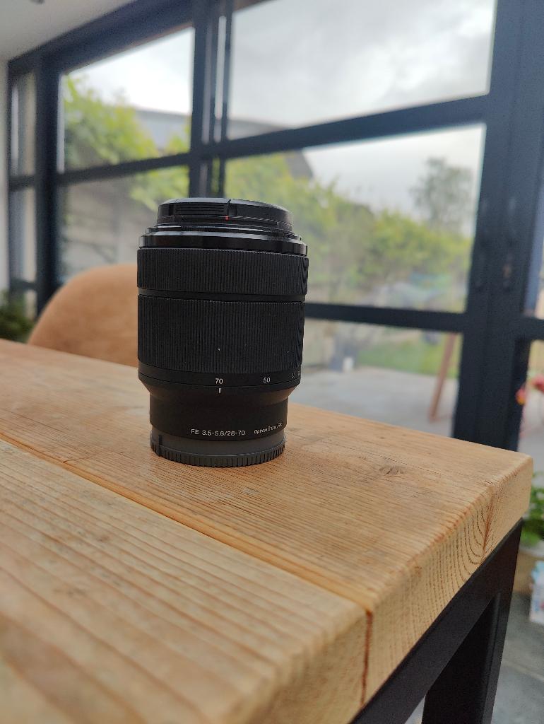 Sony lens FE 3.5-5.6/28-70, Audio, Tv en Foto, Ophalen, Zo goed als nieuw, Standaardlens, Zoom