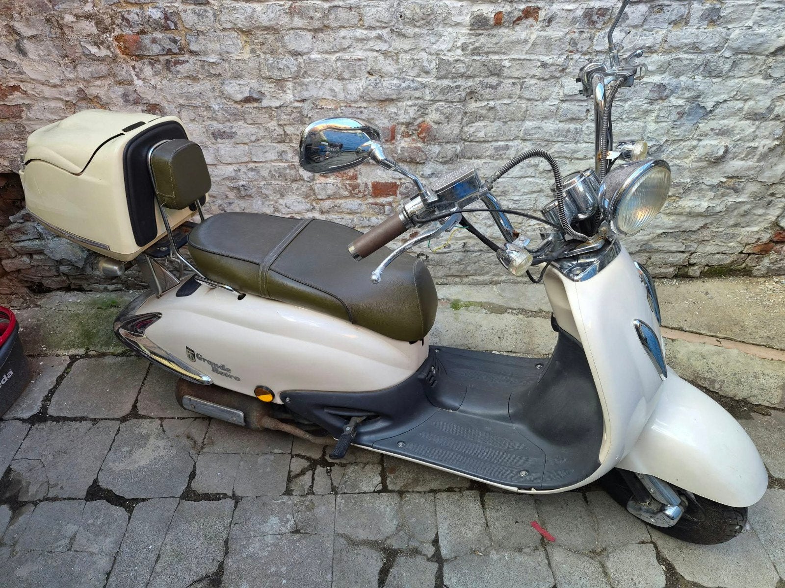 vespa btc grand retro, Comme neuf, Enlèvement, Essence, Vespa