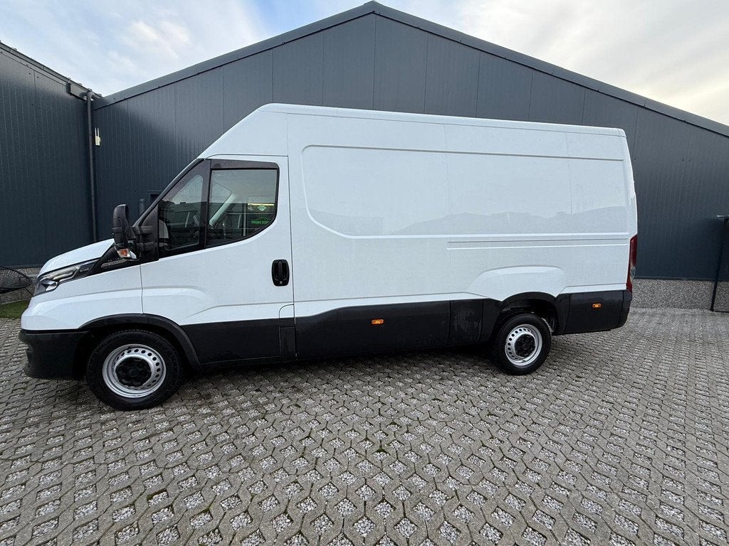 Iveco Daily 3,0 diesel - 3500 kg sleep/Automaat - 20578€+b, Autos, Autos Autre, Achat, Entreprise, 3 places, Cruise Control