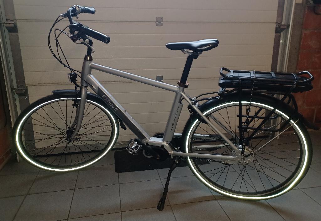 Elektrische herenfiets E.MOVE, Gebruikt, 47 tot 51 cm, 50 km per accu of meer, Ophalen