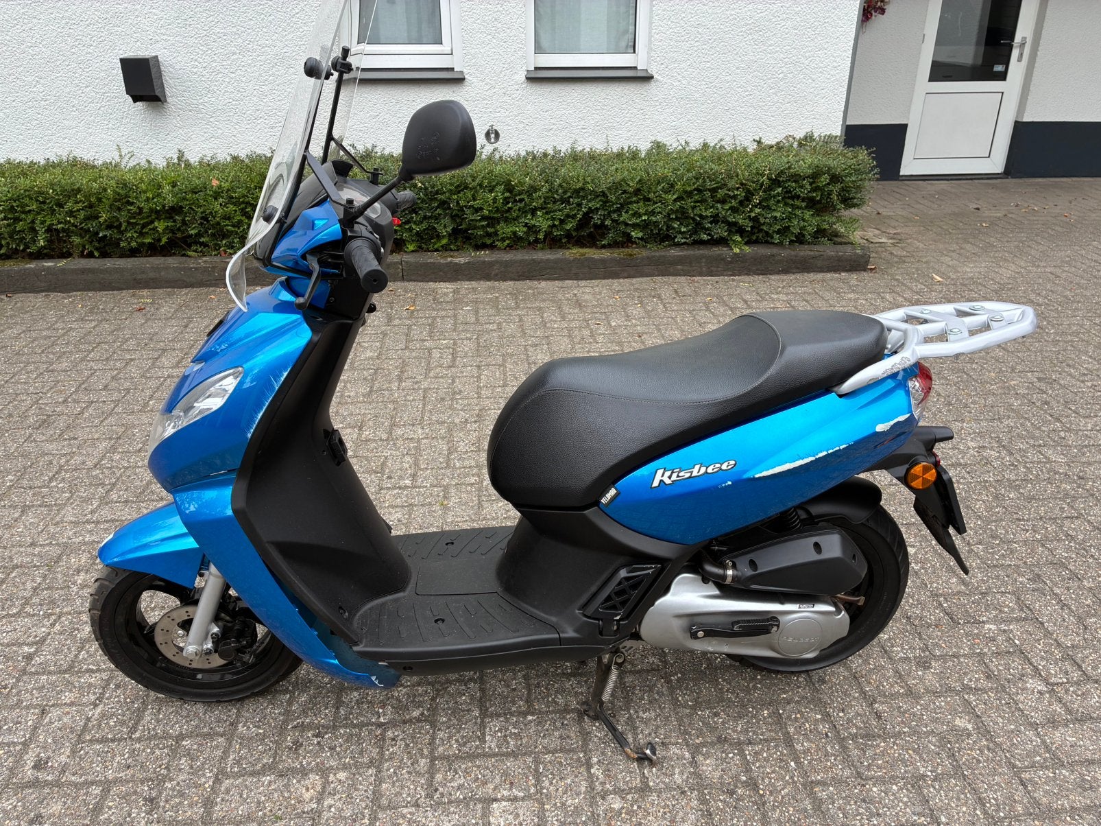 Peugeot Kisbee 11-2024 A klasse schade, Fietsen en Brommers, Scooters | Peugeot, Ophalen, Klasse A (25 km/u), Zo goed als nieuw