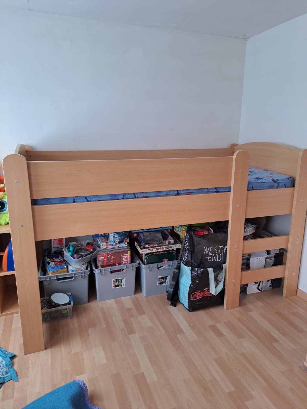 Lit surélevé pour enfant, Enlèvement