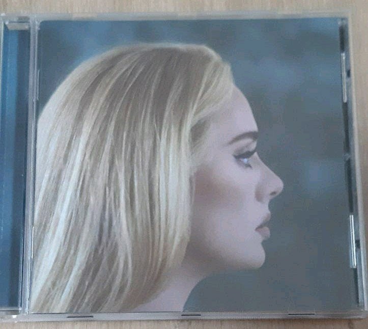 CD ADELE 30, Enlèvement ou Envoi, Comme neuf