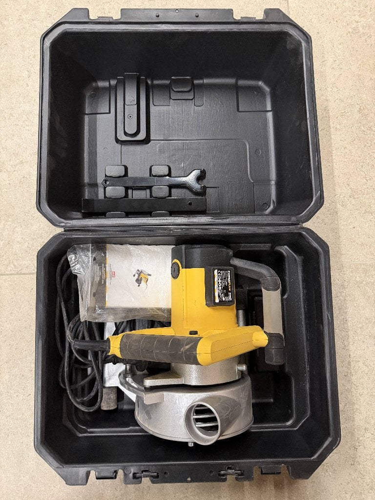 PowerPlus POWX0650, Doe-het-zelf en Bouw, Gereedschap | Freesmachines, Ophalen, Muurfrees, Zo goed als nieuw, Power Plus