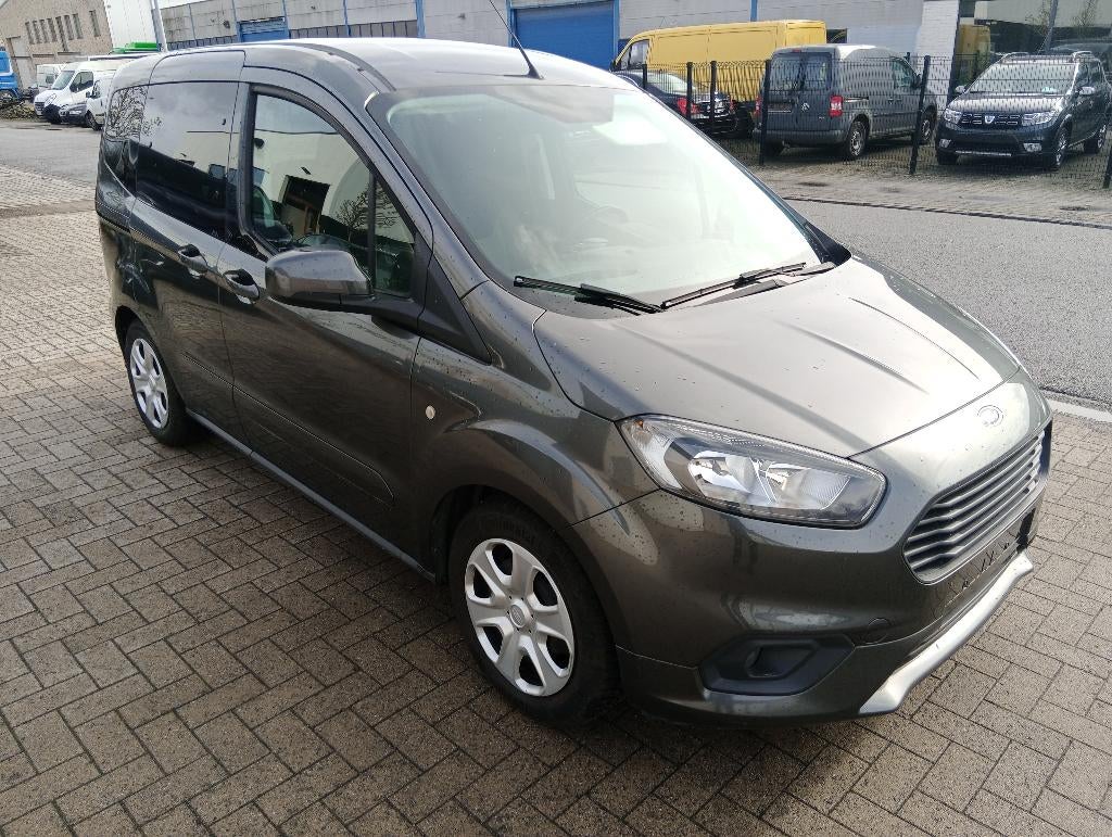 Ford Tourneo Courier benzine bj2019, Auto's, Ford, Voorwielaandrijving, Euro 6, Bedrijf, 74 kW