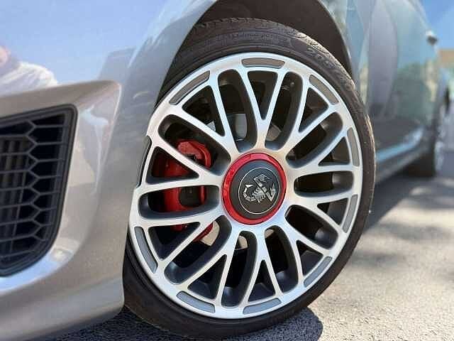 Abarth 595 1.4 T-Jet /Pandemonium Kit!/CarPlay/ Like New!, Autos, Abarth, Achat, Euro 6, Entreprise, Boîte manuelle