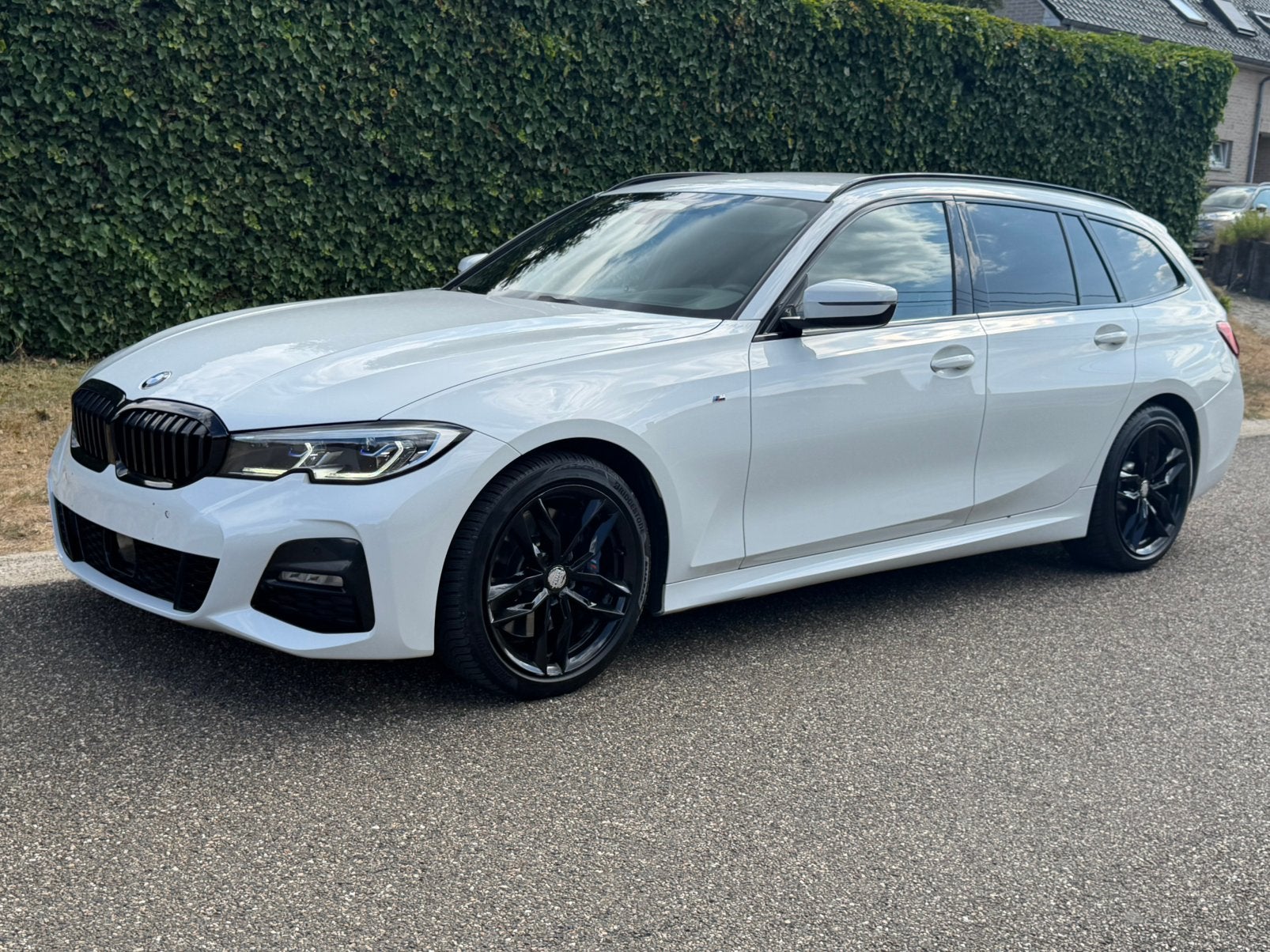 BMW 318d Touring M Sport Automaat–Laserlicht–Head-Up Display, Autos, BMW, Capteur de lumière, Cuir et Alcantara, Achat, Carnet d'entretien