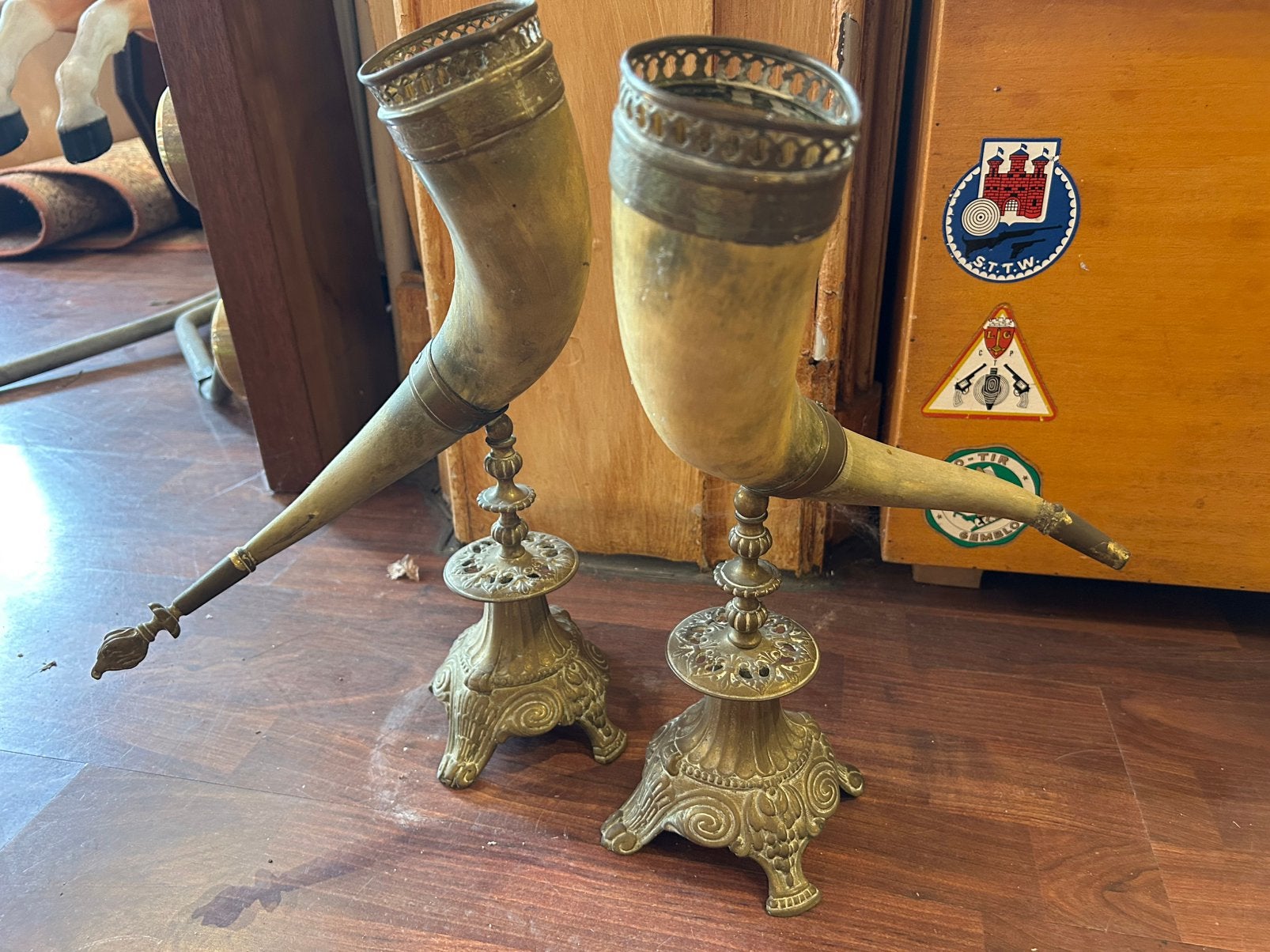 Paire de cornes d abondance, Ophalen
