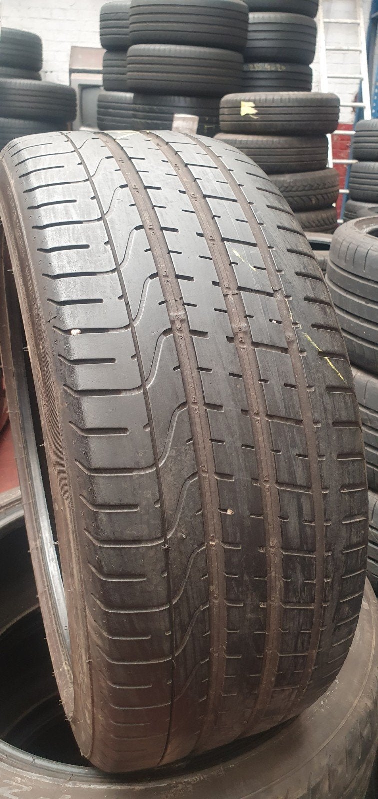 255/40R21 PIRELLI TOP QUALITÉ AVEC MONTAGE ET ÉQUILIBRAGE, Enlèvement