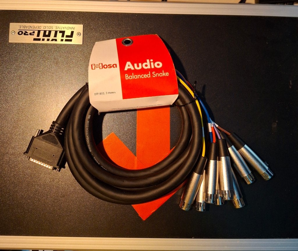 DB25 - XLR femelles (Hosa DTF-803), Enlèvement ou Envoi, Neuf, Appareillage