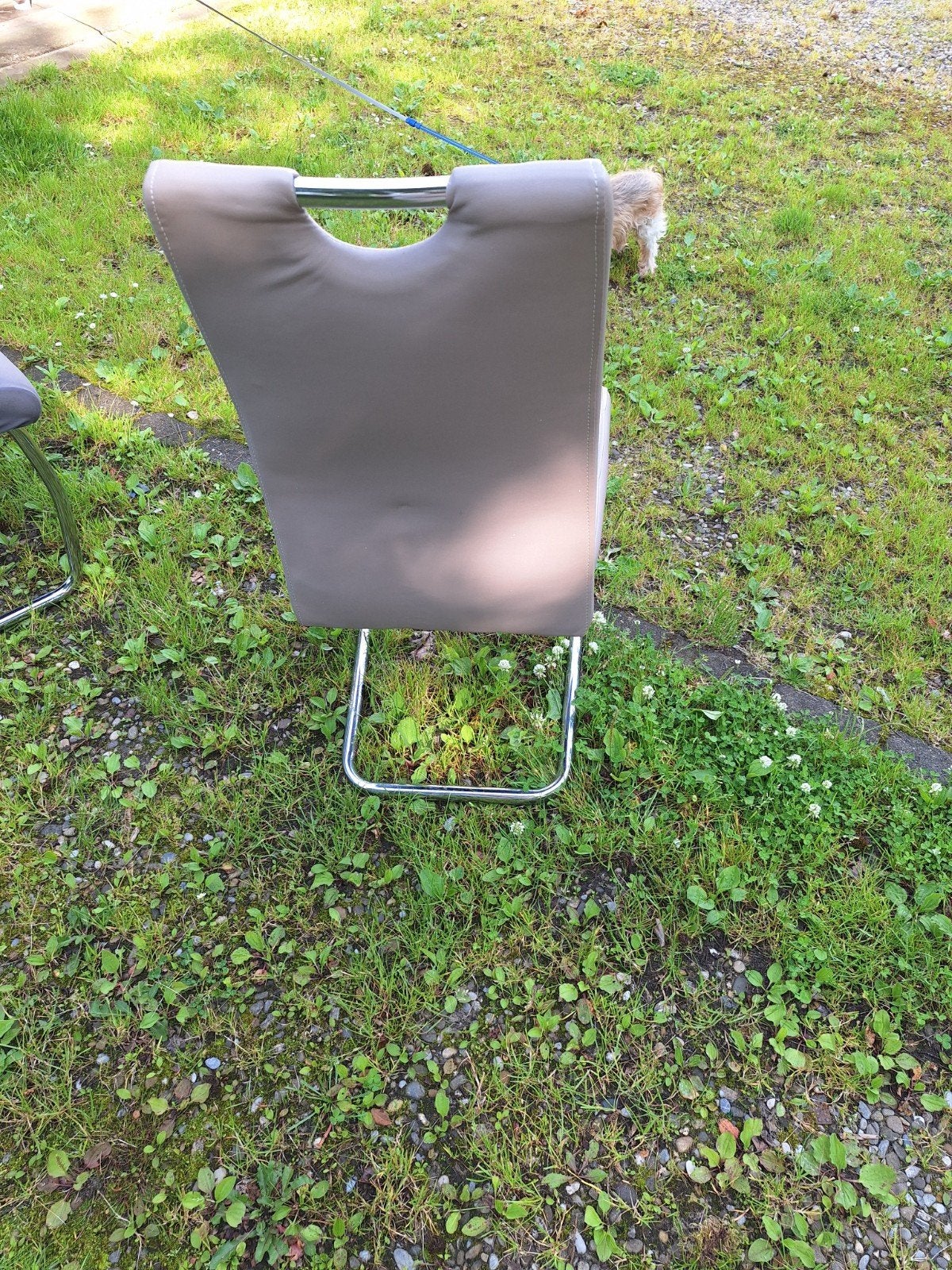 4 stoelen, Ophalen