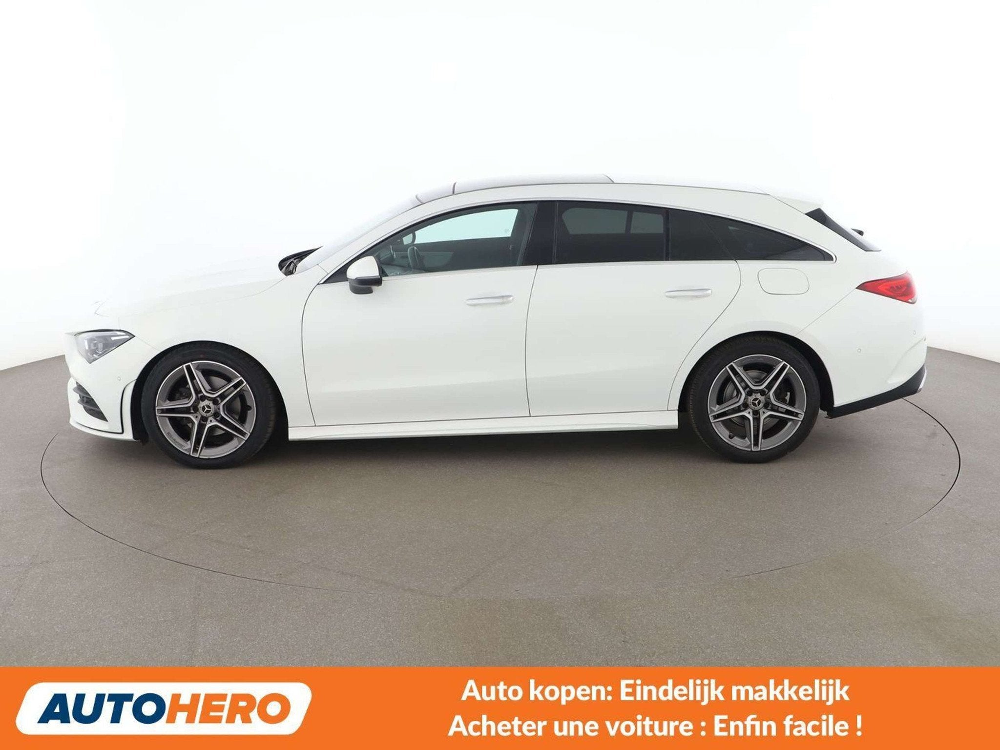 Mercedes-Benz CLA-Klasse 180 CLA 180 Shooting Brake AMG Line, Auto's, CLA, Gebruikt, 136 pk, Alcantara