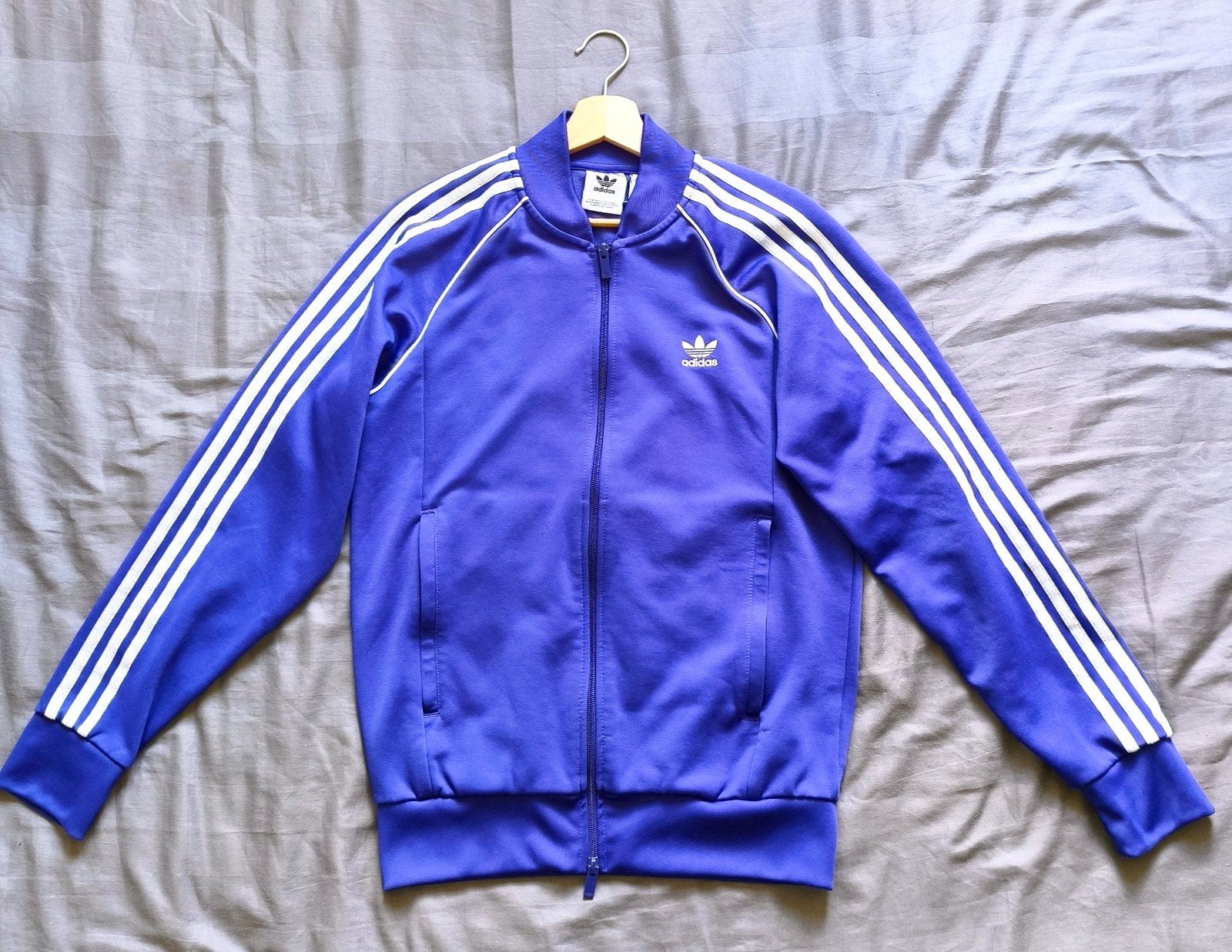 Veste Adidas classic homme : taille M - bleu électrique, Vêtements | Hommes, Vêtements de sport, Neuf, Enlèvement ou Envoi, Général