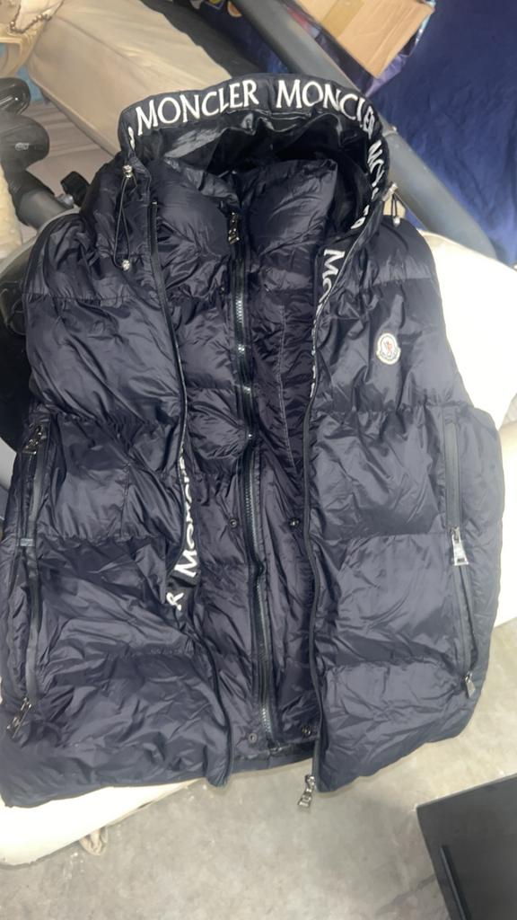 Veste Moncler sans manche, Enlèvement ou Envoi, Neuf, Taille 46 (S) ou plus petite, Noir