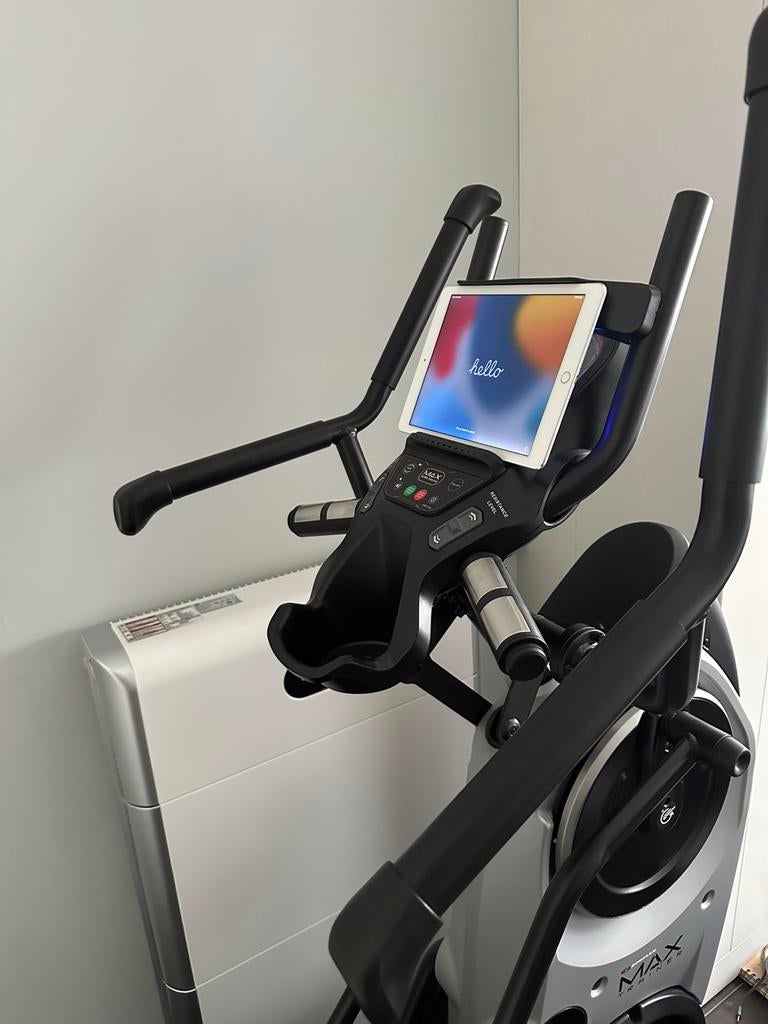 Bowflex M6i met iPad Air 2, Ophalen, Zo goed als nieuw