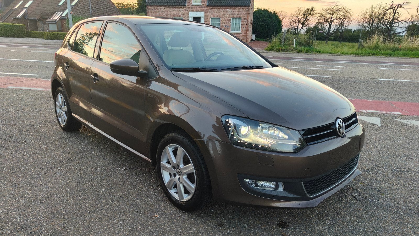 VOLKSWAGEN Polo Highline 1,4 l 63 kW (Endommagée), Autos, Euro 5, Achat, 63 kW, Entreprise