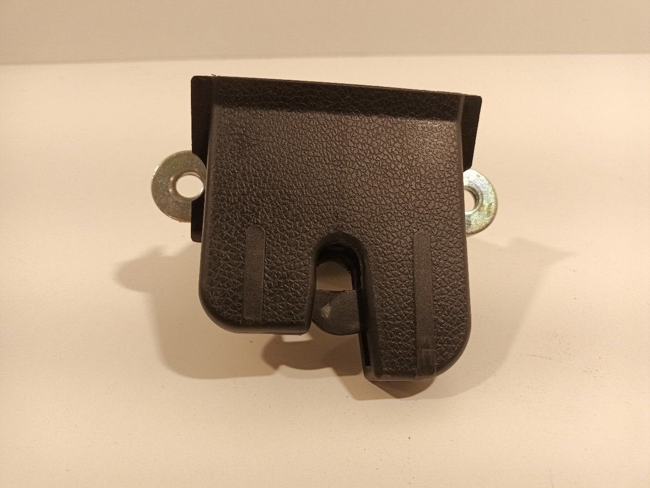 Slot mechaniek kofferdeksel achterklep elektrisch Volkswagen, Onderdelen@venauto.nl, Van der Ven Autorecycling B.V., Ettenseweg 76, 4706 PB Roosendaal, The Netherlands