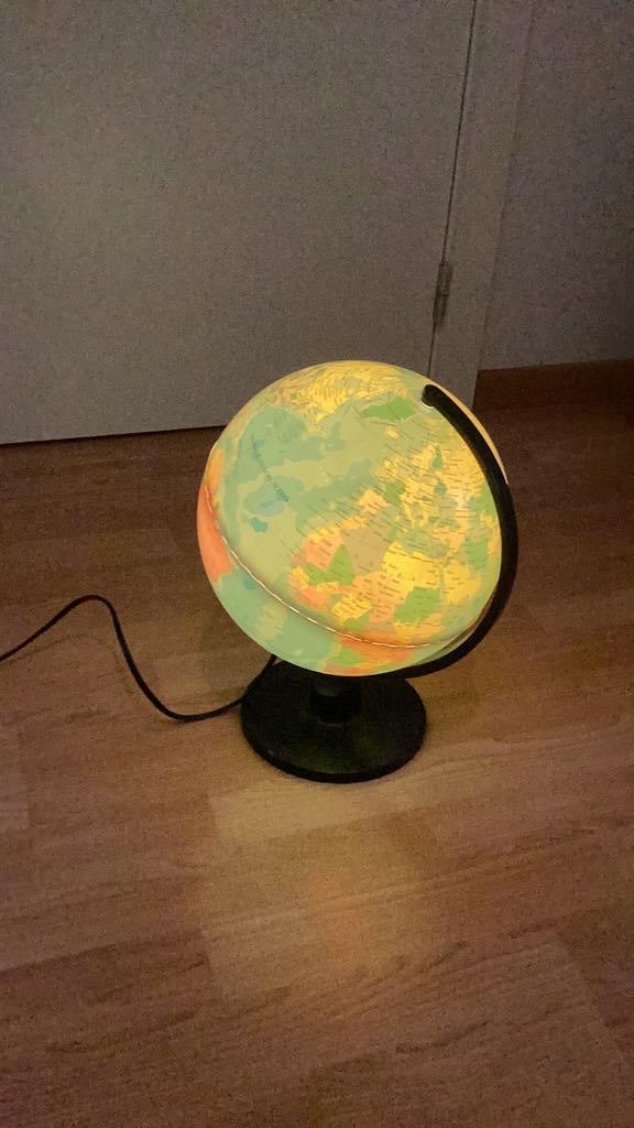 Licht gevende wereldbol, Ophalen of Verzenden, Zo goed als nieuw