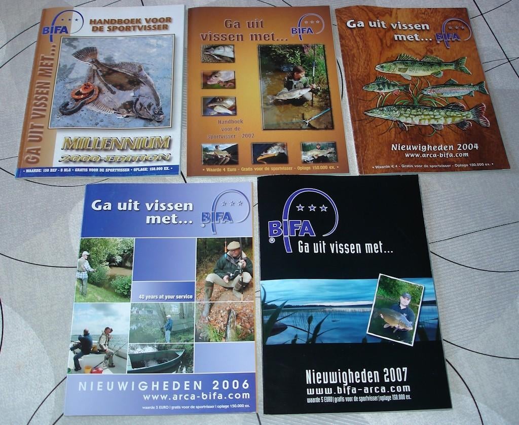 5 oudere catalogen van Arca / Bifa, Enlèvement, Utilisé, Livre ou Revue