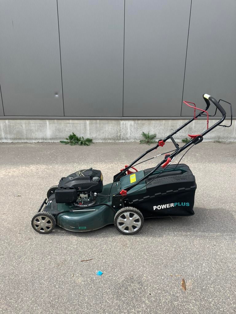 Grasmaaier powerplus, Ophalen, Cirkelmaaier, Zo goed als nieuw, Opvangzak