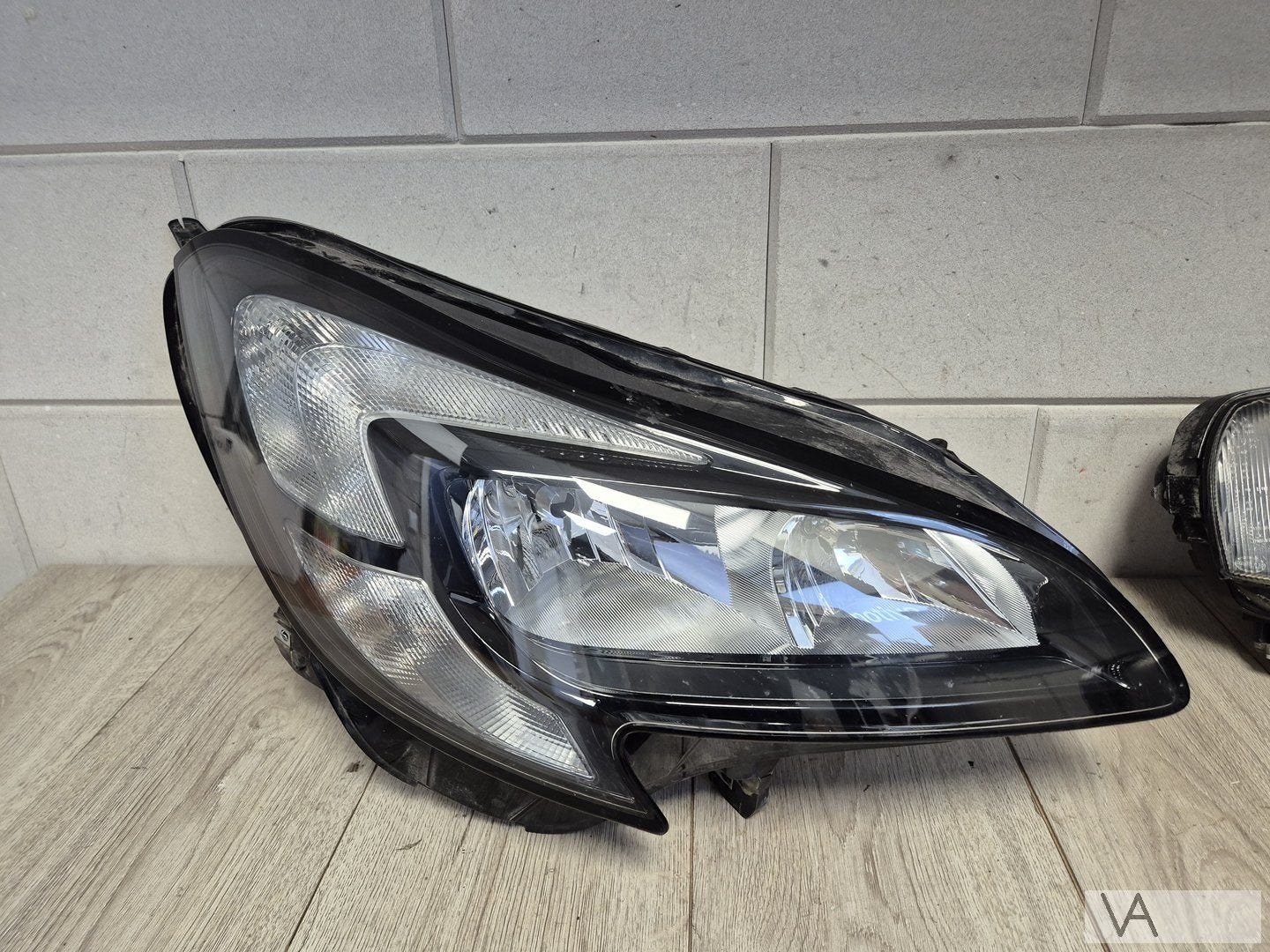 Opel Corsa E 2014 - 2020 koplamp rechts 13381336 €150, -, Opel, Utilisé, -