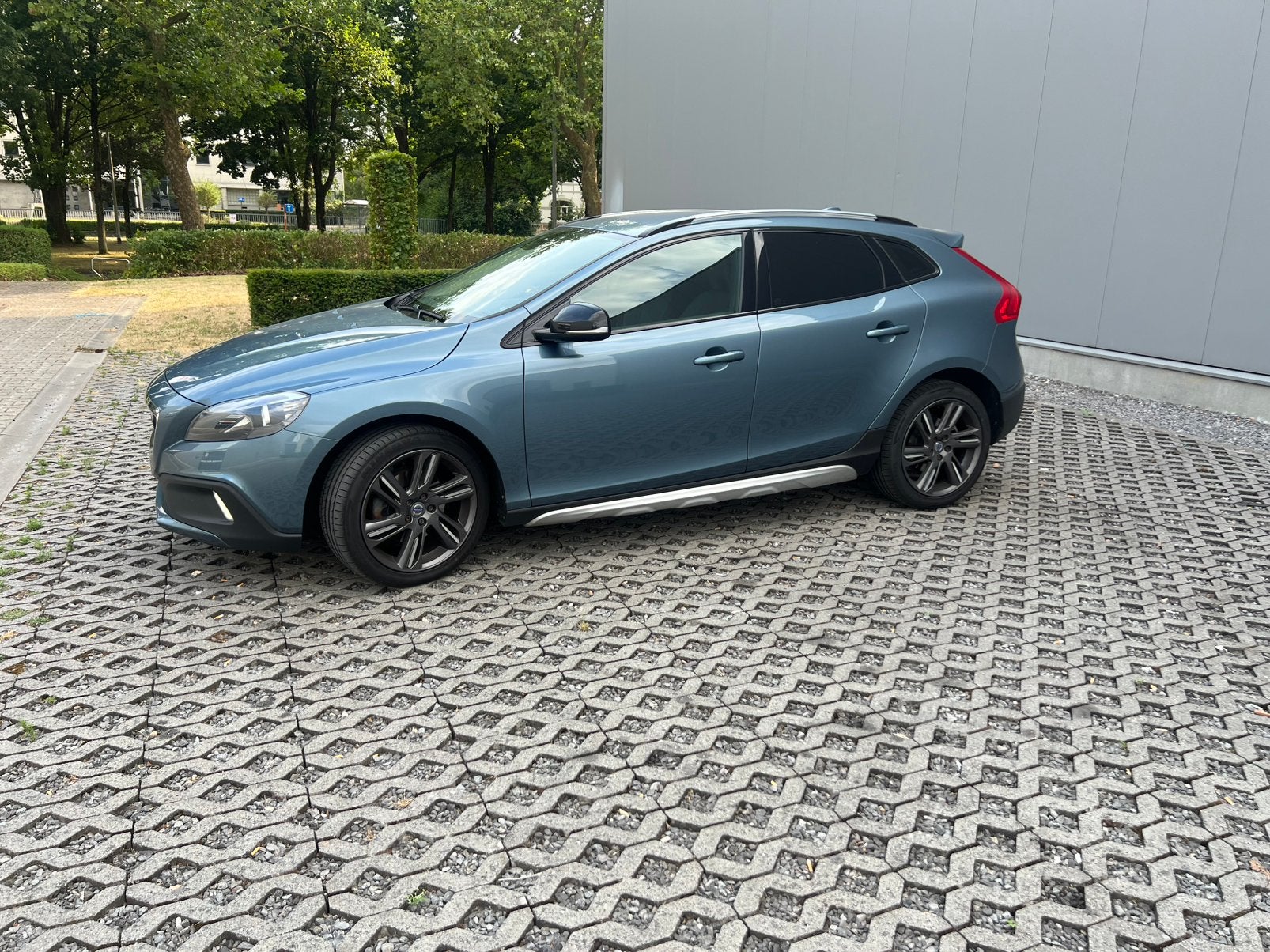 Volvo v40 1.6 benzine cross country, Auto's, Volvo, Leder en Stof, Particulier, Regensensor, Handgeschakeld