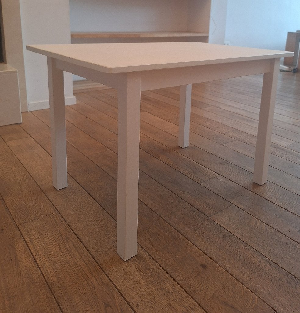 Table pour enfant SUNDVIK en bois blanc, Enfants & Bébés, Enlèvement, Utilisé, Table(s)