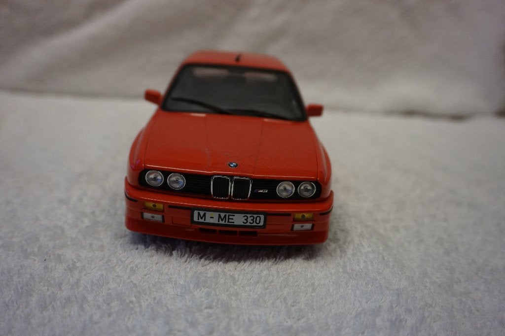 BMW m3 e30 minichamps 1:18 Rood 80430148538 Streetversion(1), Ophalen of Verzenden, Gebruikt, Auto, MiniChamps