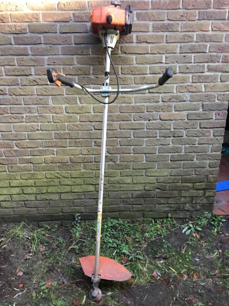 Débroussaleuse Stihl FS120 pour € 250, Stihl, Utilisé, Essence, Enlèvement