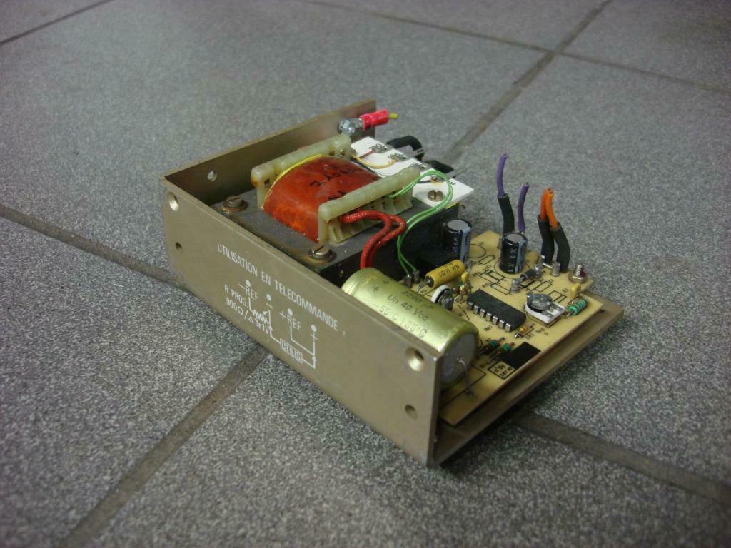 kn0186: klassieke elektronische gestabiliseerde regelbare vo, Ophalen of Verzenden, Gebruikt