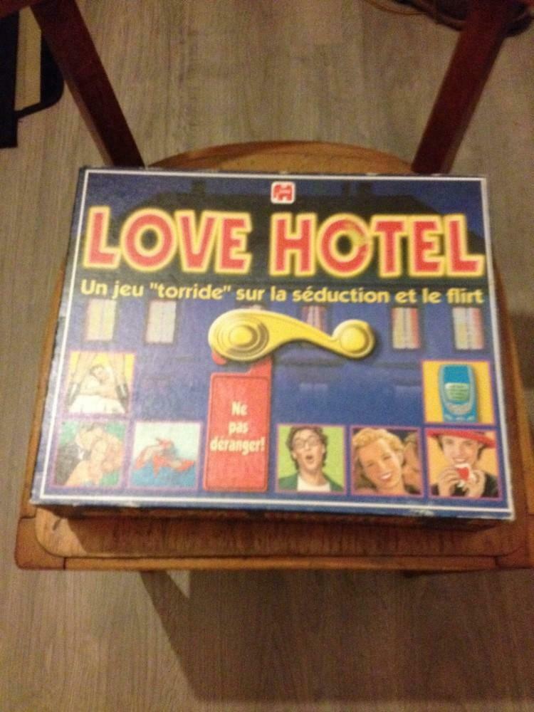 56)Jeu de société love hotel, Hobby & Loisirs créatifs, Enlèvement, Utilisé