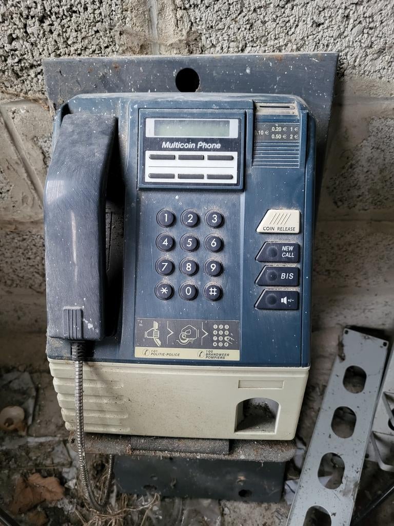 Ancien téléphone cabine à piece, Télécoms, Enlèvement