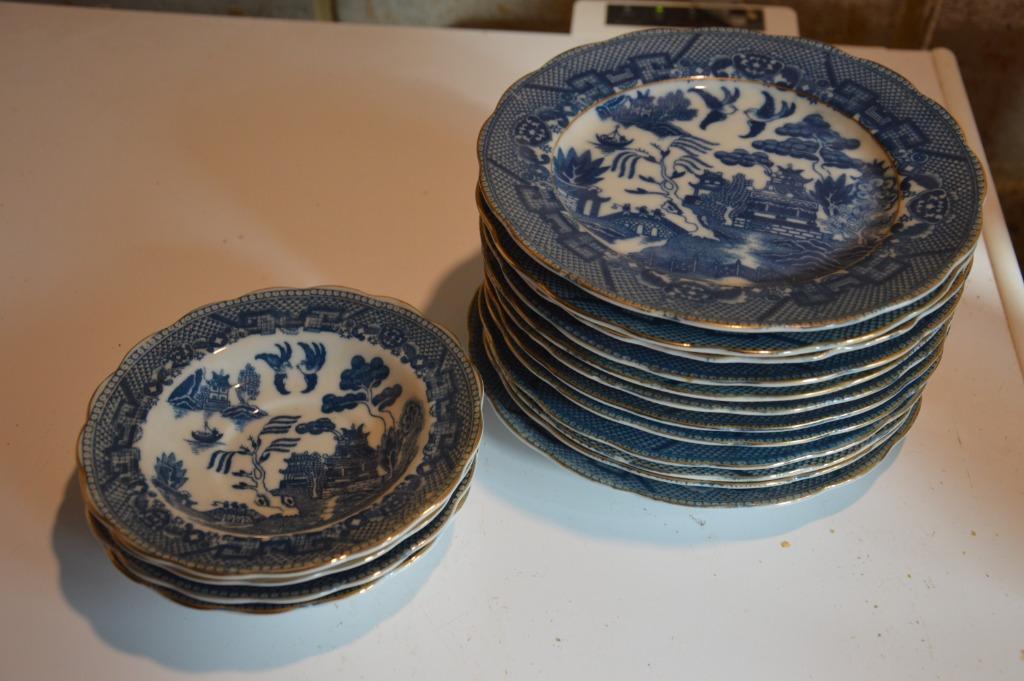 ASSIETTES MOTIF CHINOIS BLEU FAIENCE, Enlèvement