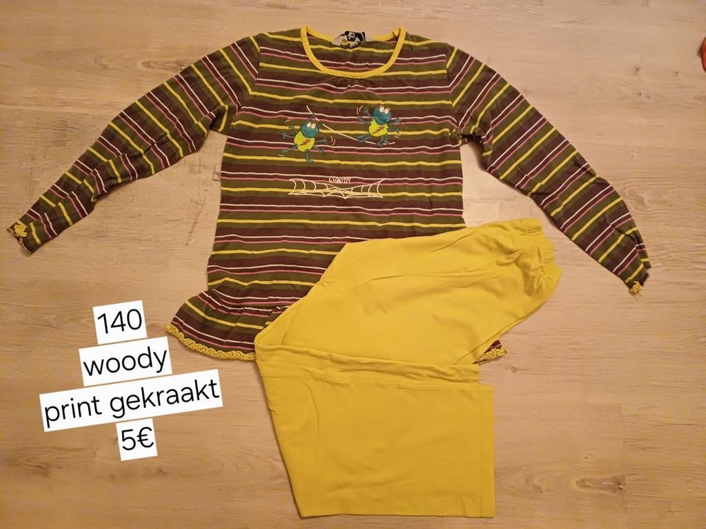 Pyjama Woody 140, Enlèvement ou Envoi, Vêtements de nuit ou Sous-vêtements, Utilisé, Fille