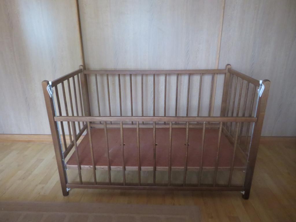 Lit cage en bois, Utilisé, Lit