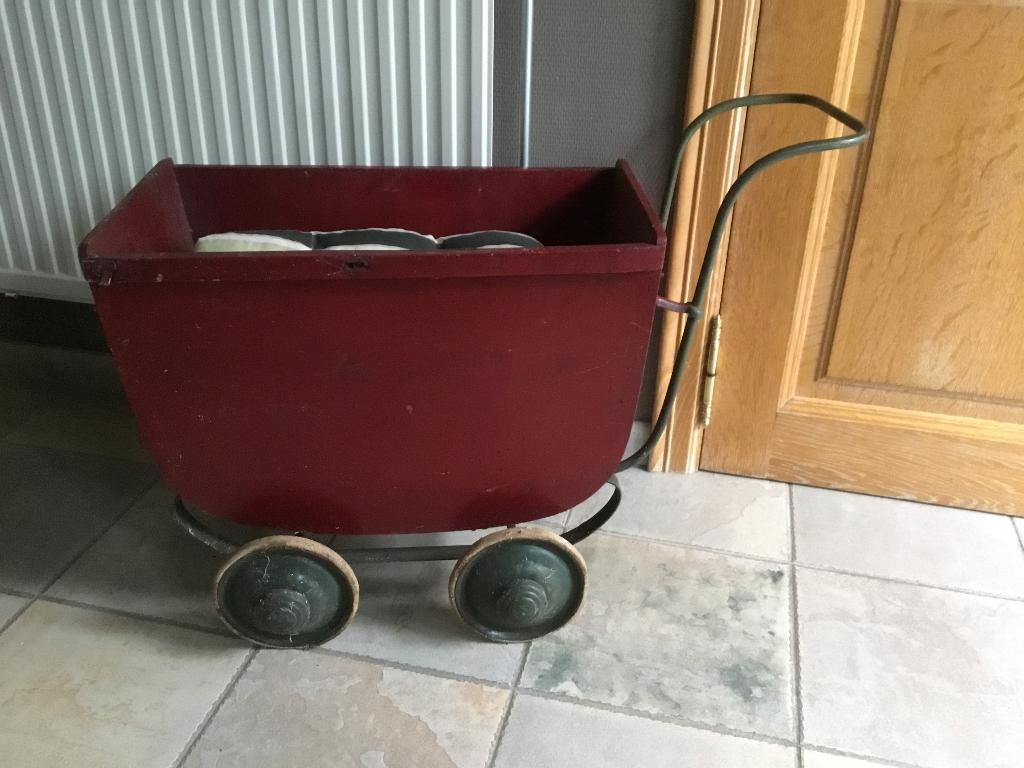 Oude poppenwagen, Antiek en Kunst, Ophalen