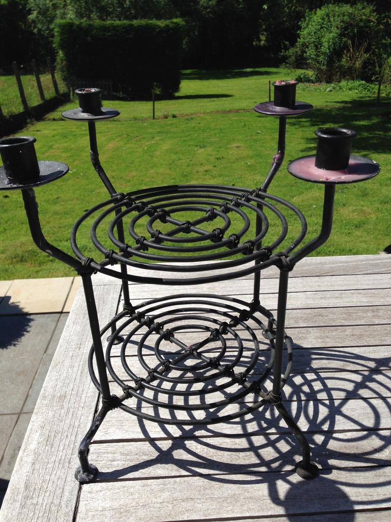 Mooie kandelaar in font, hoogte 37 cm, Gebruikt, 25 tot 50 cm, Zwart, Ophalen of Verzenden
