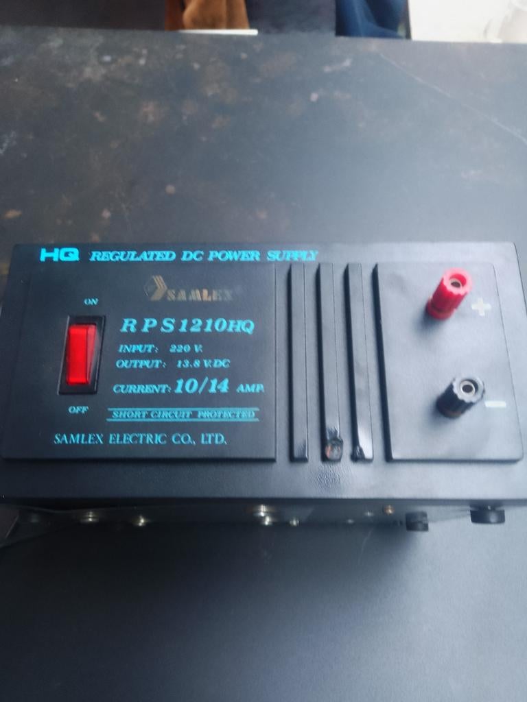 Omvormer 220 v naar 12 v 14amp, Ophalen of Verzenden