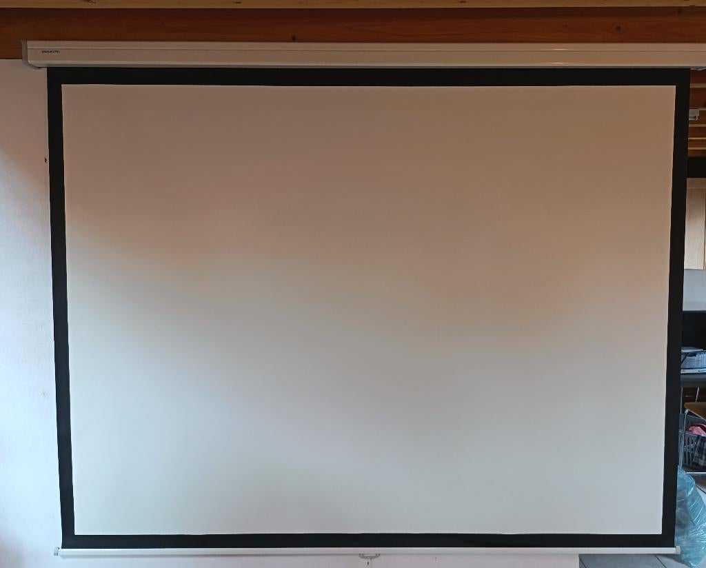 PROJECTA 172 x 229 cm projectiescherm, Audio, Tv en Foto, Projectieschermen, Zo goed als nieuw, Handmatig, Ophalen