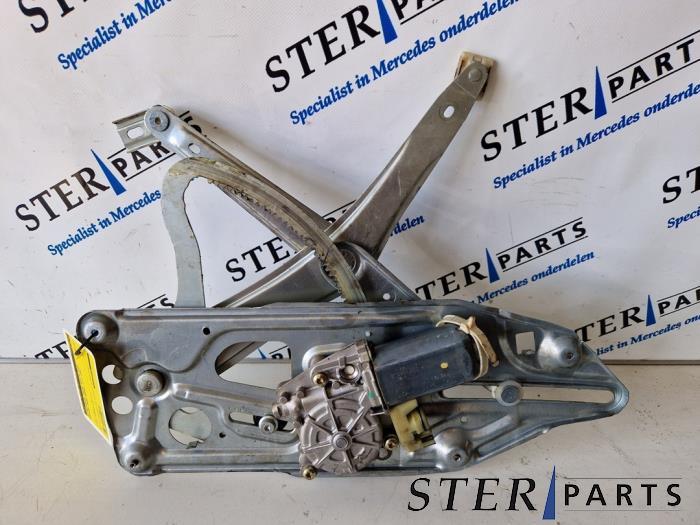 Ruitmechaniek 4Deurs rechts-voor van een Mercedes 260SE-600S, Auto-onderdelen, Ophalen of Verzenden, 3 maanden garantie, Gebruikt