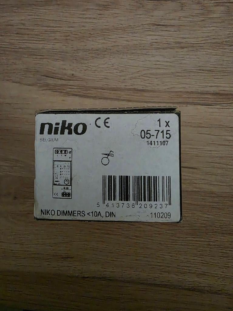 Nieuwe Niko universele modulaire dimmer 05-715, Enlèvement ou Envoi, Neuf, Autres types