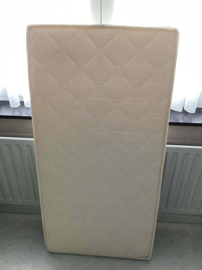Matelas pour petit lit cage, Enfants & Bébés, Enlèvement, Comme neuf, Lit