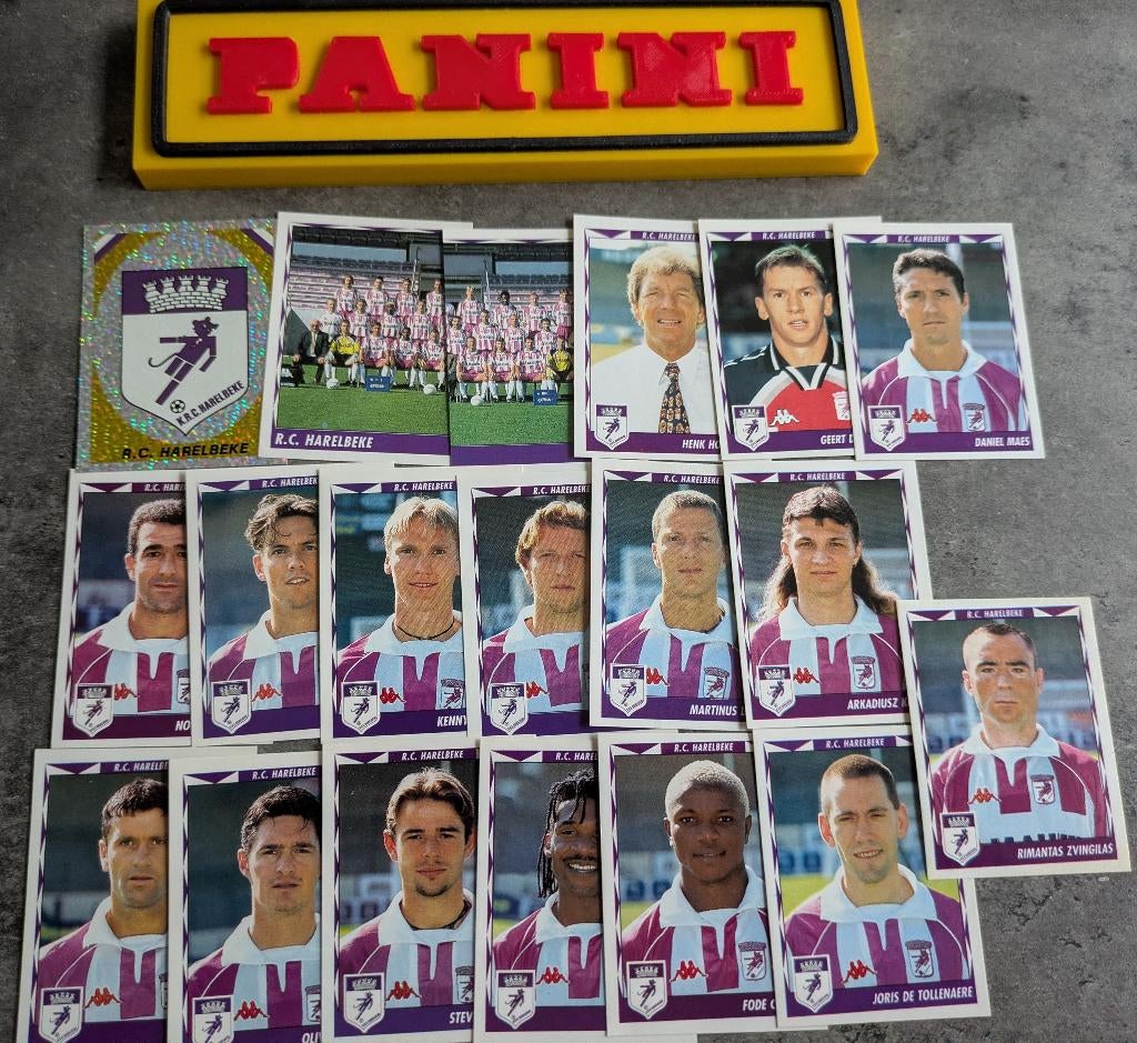 AUTOCOLLANTS PANINI FOOTBALL 99 19 1999 HARELBEKE RC FOOT, Enlèvement ou Envoi, Neuf