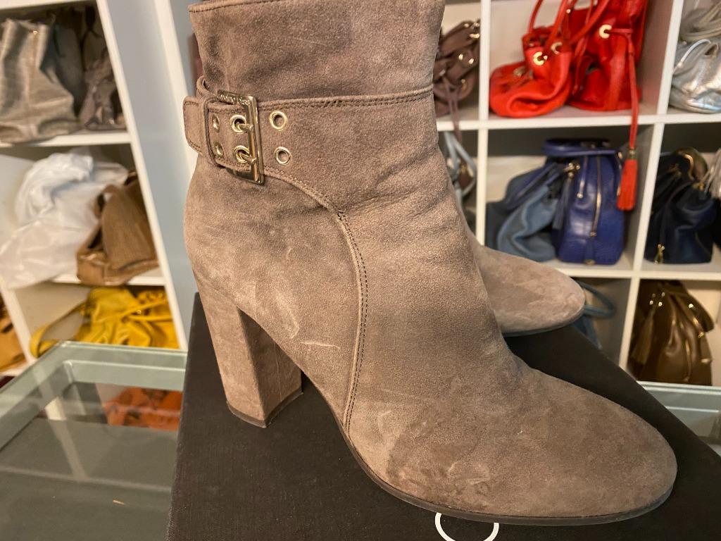 CAROLINE BISS taupe daim enkellaarsjes - 39, Kleding | Dames, Overige kleuren, Lage of Enkellaarzen, Ophalen of Verzenden, Zo goed als nieuw