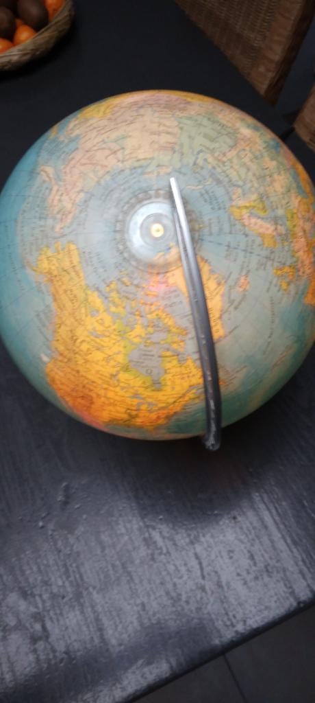 Verlichte wereldkaart, Ophalen, Verlicht, Zo goed als nieuw